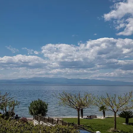 Iloi's In Peaceful Village W. Private Koropi