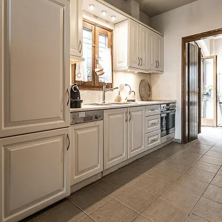 Iloi's In Peaceful Village W. Private Koropi