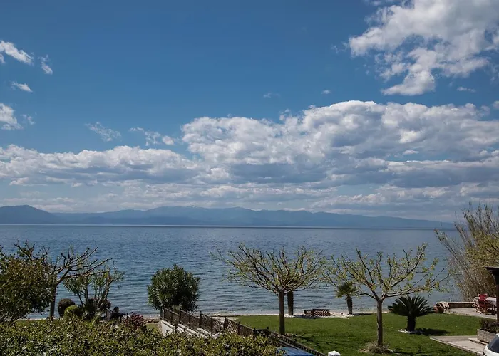 Iloi's In Peaceful Village W. Private Koropi