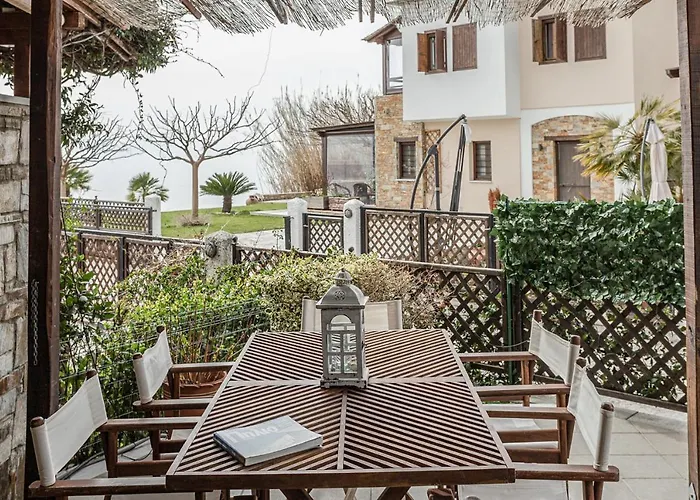 Iloi's In Peaceful Village W. Private Koropi