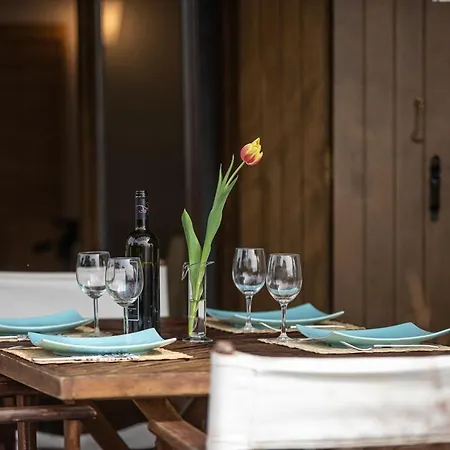 Iloi's In Peaceful Village W. Private