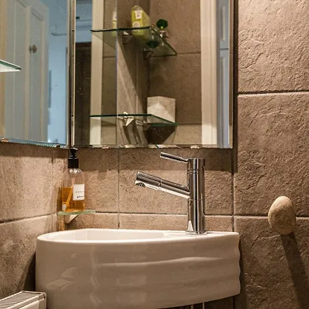 Iloi's In Peaceful Village W. Private * Koropi