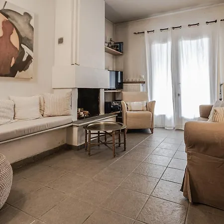 Iloi's In Peaceful Village W. Private * Koropi