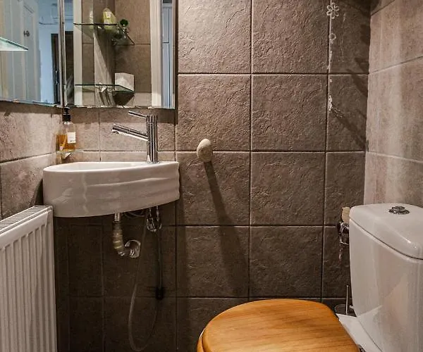 Iloi's In Peaceful Village W. Private