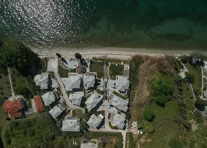 Iloi's In Peaceful Village W. Private Koropi