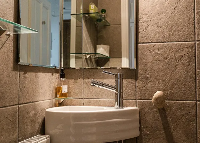 Iloi's In Peaceful Village W. Private * Koropi